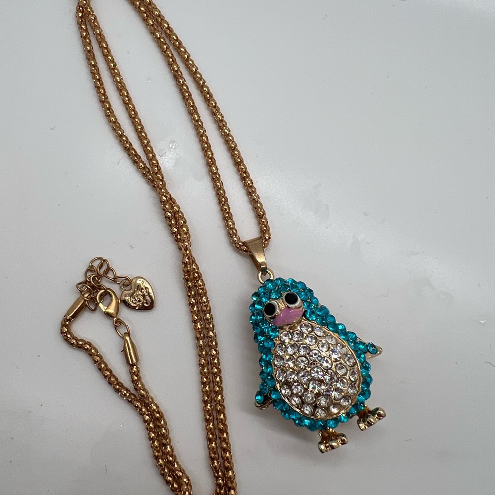 NWOT Gold-Tone Crystal Penguin Pendant Necklace in Teal